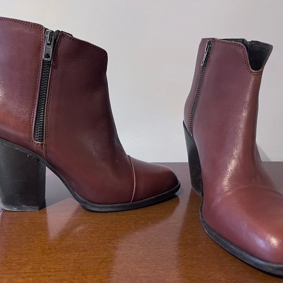 Made in Italy brown leather ankle booties boots size 8.5. - Picture 2 of 4